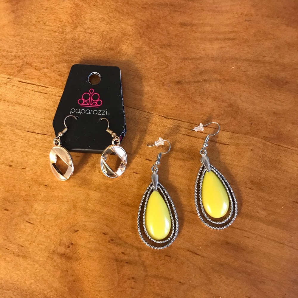 2 sets earrings